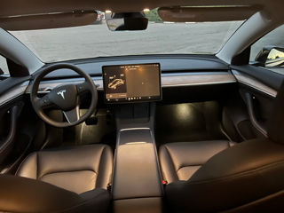 Tesla Model 3 foto 7