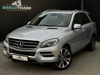 Mercedes M-Class foto 1