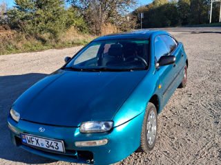 Mazda 323 foto 2