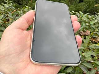 iPhone 11 64 GB foto 3