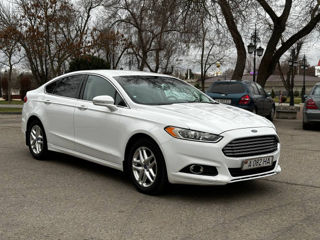 Ford Fusion foto 1