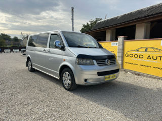 Volkswagen Caravelle foto 1