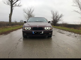 BMW 5 Series foto 7