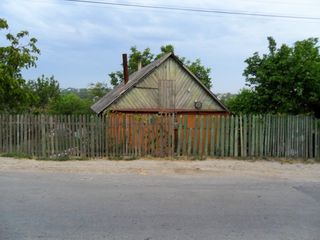 Продается домик старой постройки на 6-ти сотках в с. Сынжера мун. Кишинёв. Цена: 20000 евро foto 2