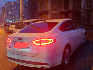 Ford Fusion foto 2