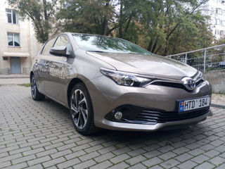 Toyota Auris foto 1