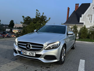 Mercedes C-Class foto 1