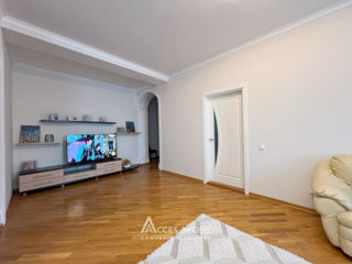Apartament cu 3 camere, 122 m², Botanica, Chișinău foto 3