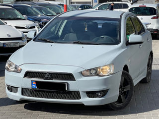 Mitsubishi Lancer foto 1