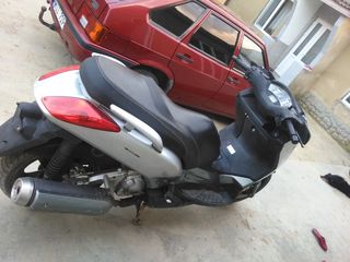 Yamaha x max 250i foto 1