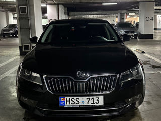 Skoda Superb foto 2