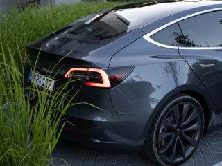 Tesla Model 3 foto 3