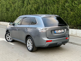 Mitsubishi Outlander foto 3