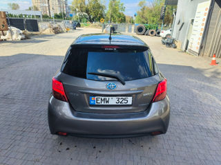 Toyota Yaris foto 8