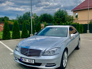 Mercedes S-Class foto 1