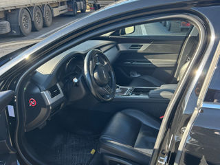 Jaguar XF foto 3