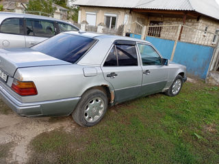 Mercedes Series (W124) foto 3