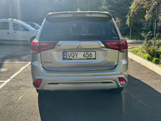 Mitsubishi Outlander foto 6