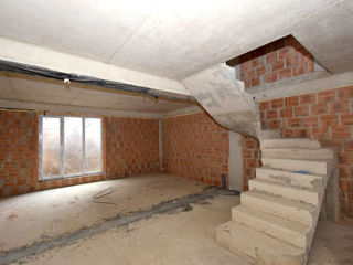 Spre vânzare Townhouse 3 nivele+Terasă, sec. Sculeni, str. Bariera Sculeni ! foto 5