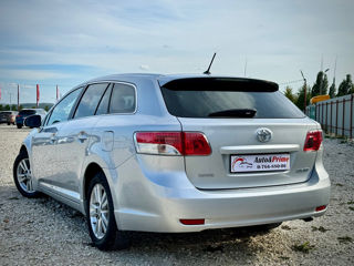 Toyota Avensis foto 3