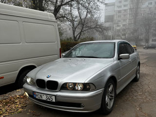 BMW 5 Series foto 2