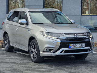 Mitsubishi Outlander foto 1