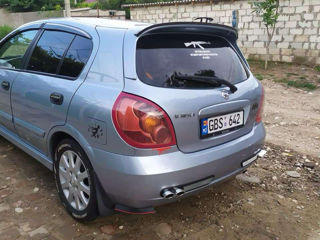 Nissan Almera foto 8