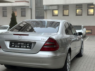 Mercedes E-Class foto 3