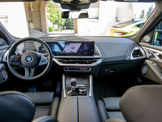 BMW XM negru sapphire foto 6