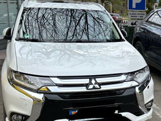 Mitsubishi Outlander foto 2