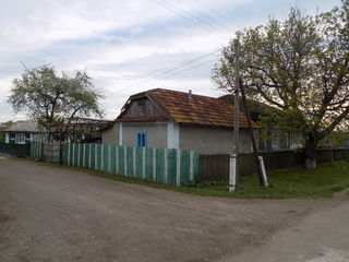 Casa cu gradina in satul Cuhnesti foto 1