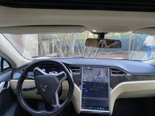 Tesla Model S foto 8