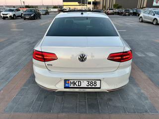 Volkswagen Passat foto 4