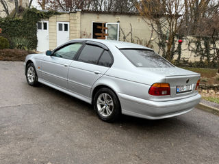 BMW 5 Series foto 4