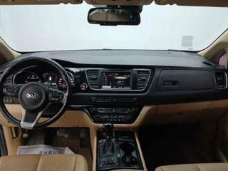 KIA Carnival foto 5