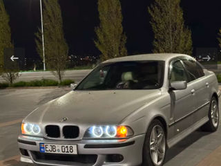 BMW 5 Series foto 3