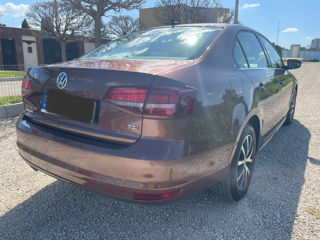 Volkswagen Jetta foto 4