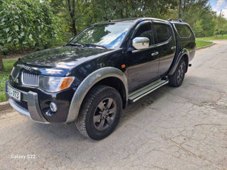 Mitsubishi L200 foto 1