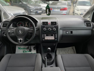 Volkswagen Touran foto 10