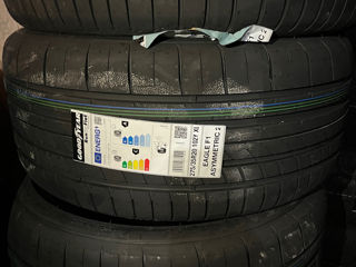 275/35 R20 Good Year foto 2