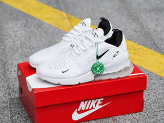 Nike Air Max 270 White/Black Unisex foto 4