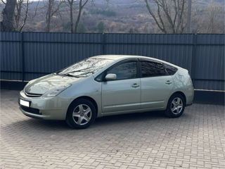 Toyota Prius фото 2