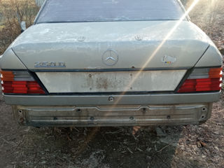 Se dezmembreaza W 124 Piese foto 2