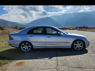 Mercedes C-Class foto 3