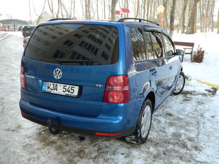 Volkswagen Touran foto 1