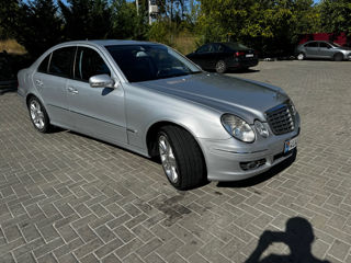 Mercedes E-Class foto 2