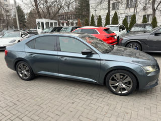 Skoda Superb foto 2