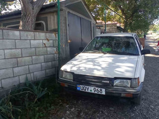 Mazda 323 foto 2