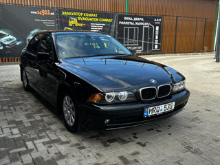 BMW 5 Series foto 3