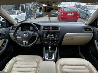 Volkswagen Jetta foto 8